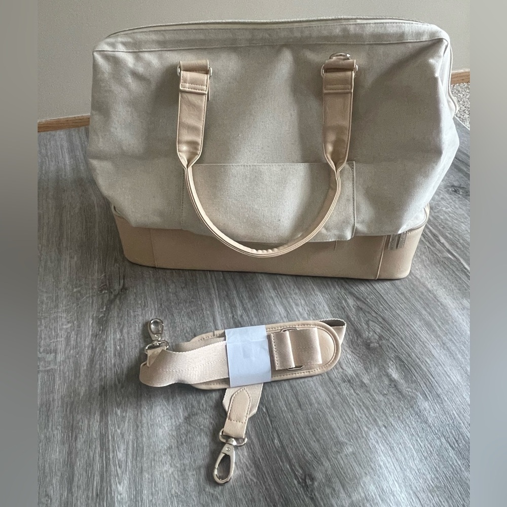 Beis Weekender bag in Beige - Picture 9 of 12